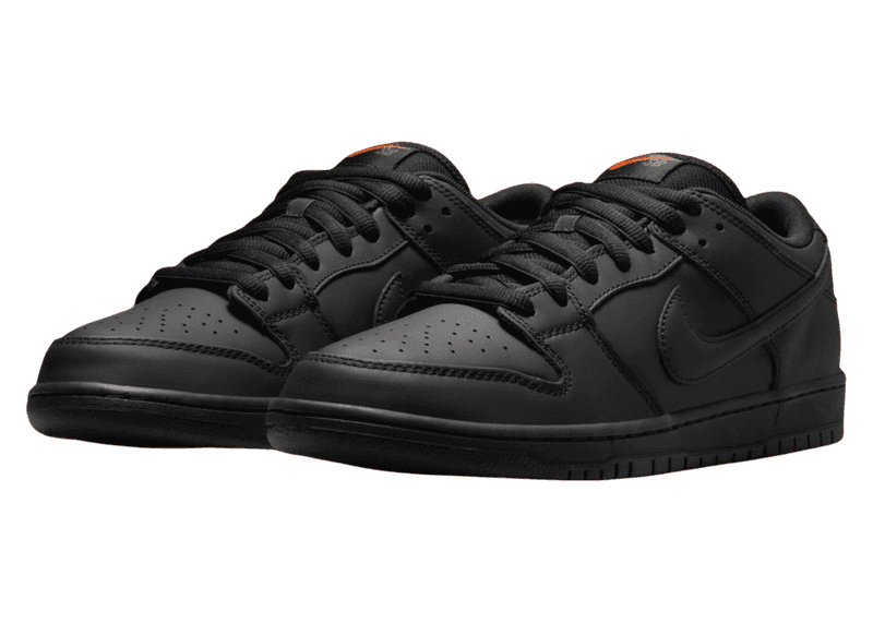 Dunk Low Sb Triple Black - 1