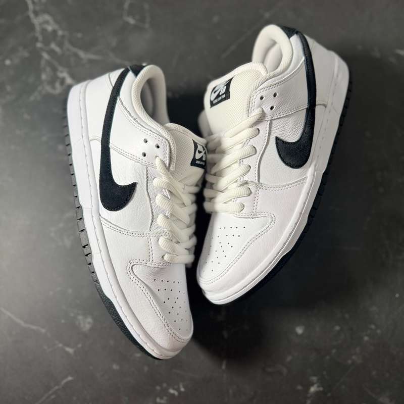 Dunk Low SB White Black - 1