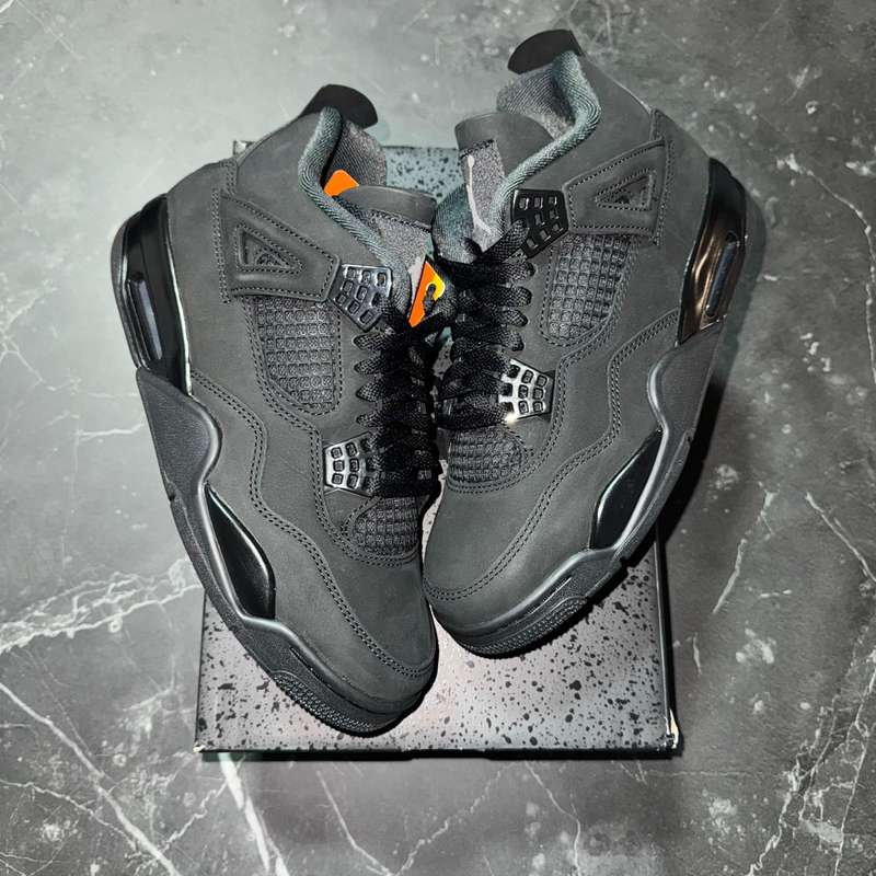 Jordan 4 Black Cat 2025 - 1