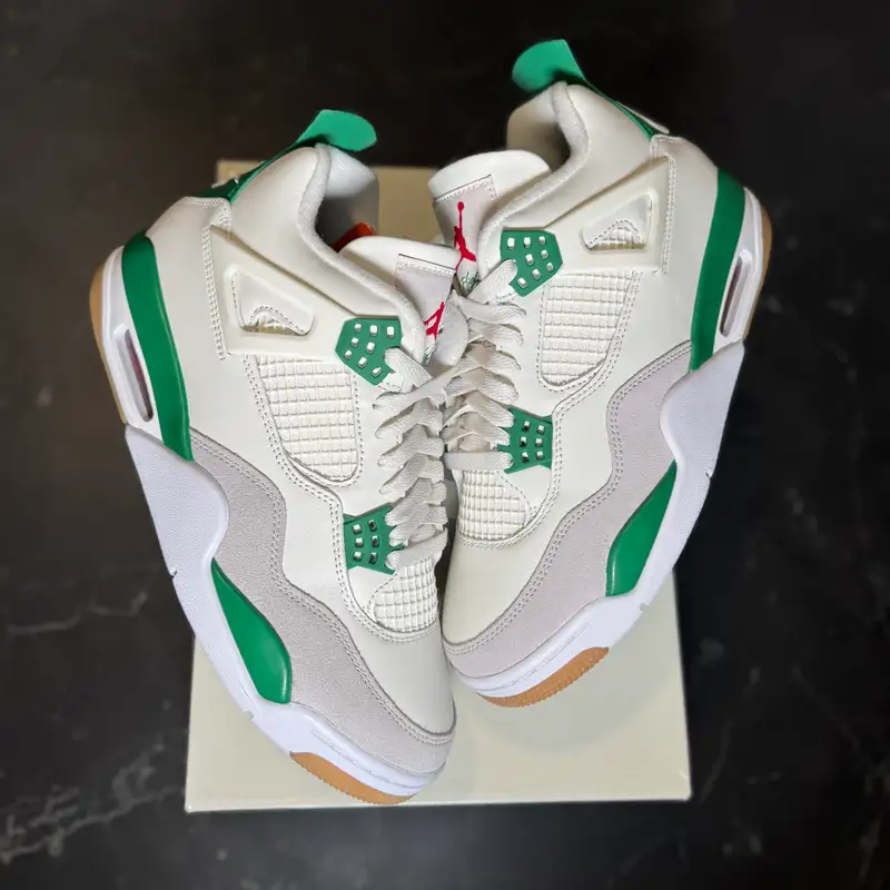 Jordan 4 SB Pine Green - 1