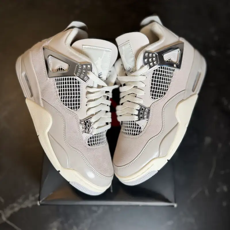 Jordan 4 Frozen Moments - 1