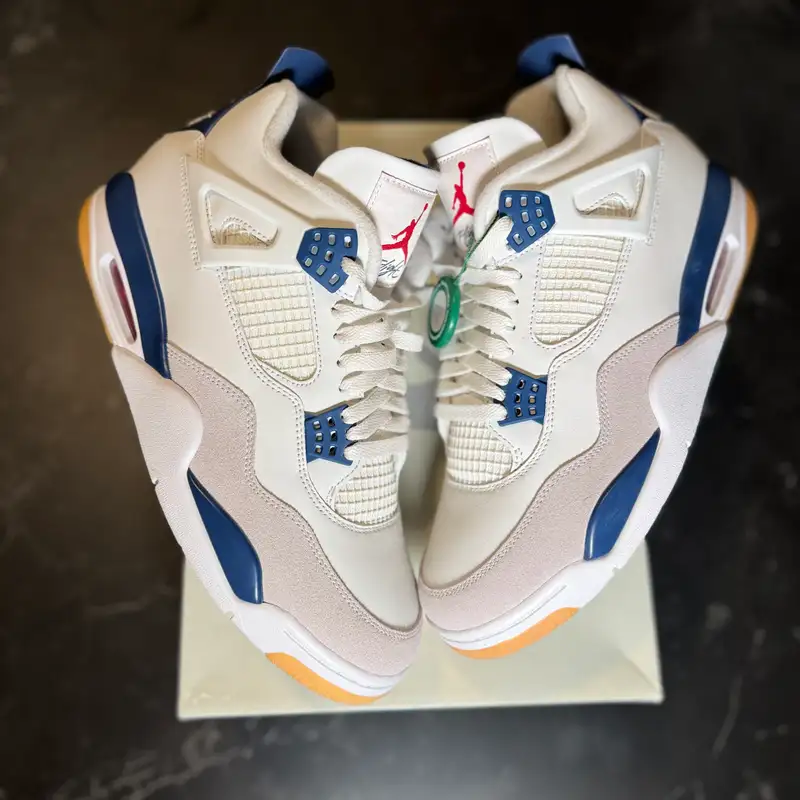 Jordan 4 SB Navy Blue - 1