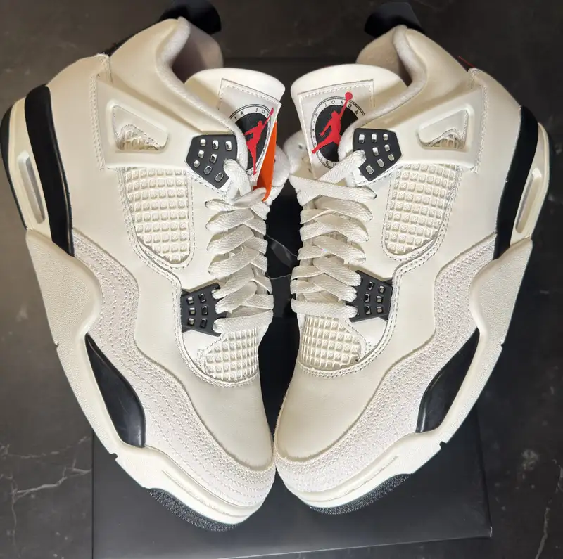 Jordan 4 Flightt Club - 1