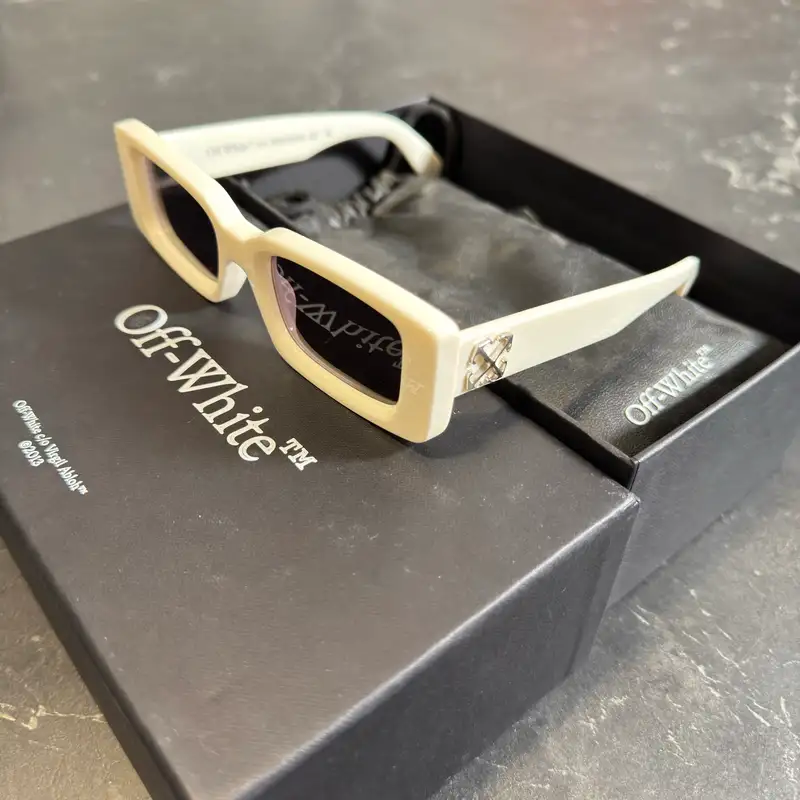 Off-White Arthur White Sunglasses - 1