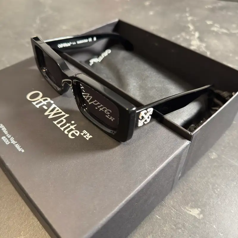 Off-White Arthur Black Sunglasses - 1