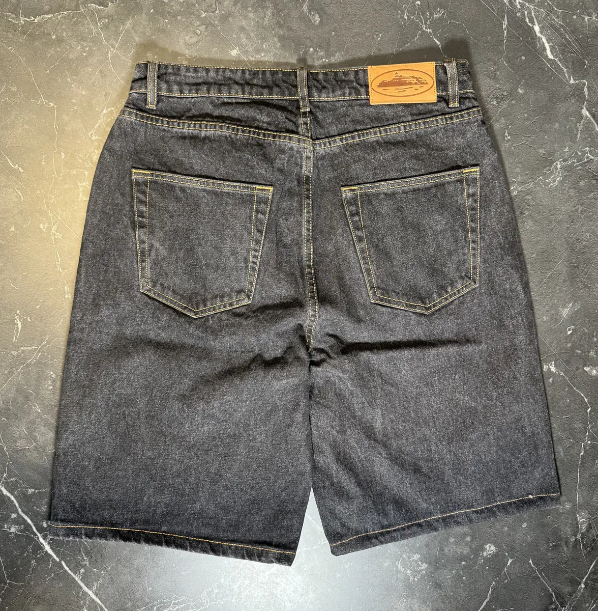 Corteiz Island Baggy Black Short 2