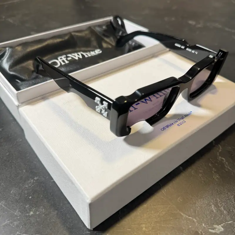 Off-White Cady Cut-Out Rectangular Frame Sunglasses - 1